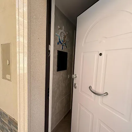 La Perla Del Tirreno 2 招待所 4*