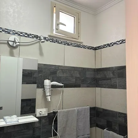 La Perla Del Tirreno 2 게스트하우스